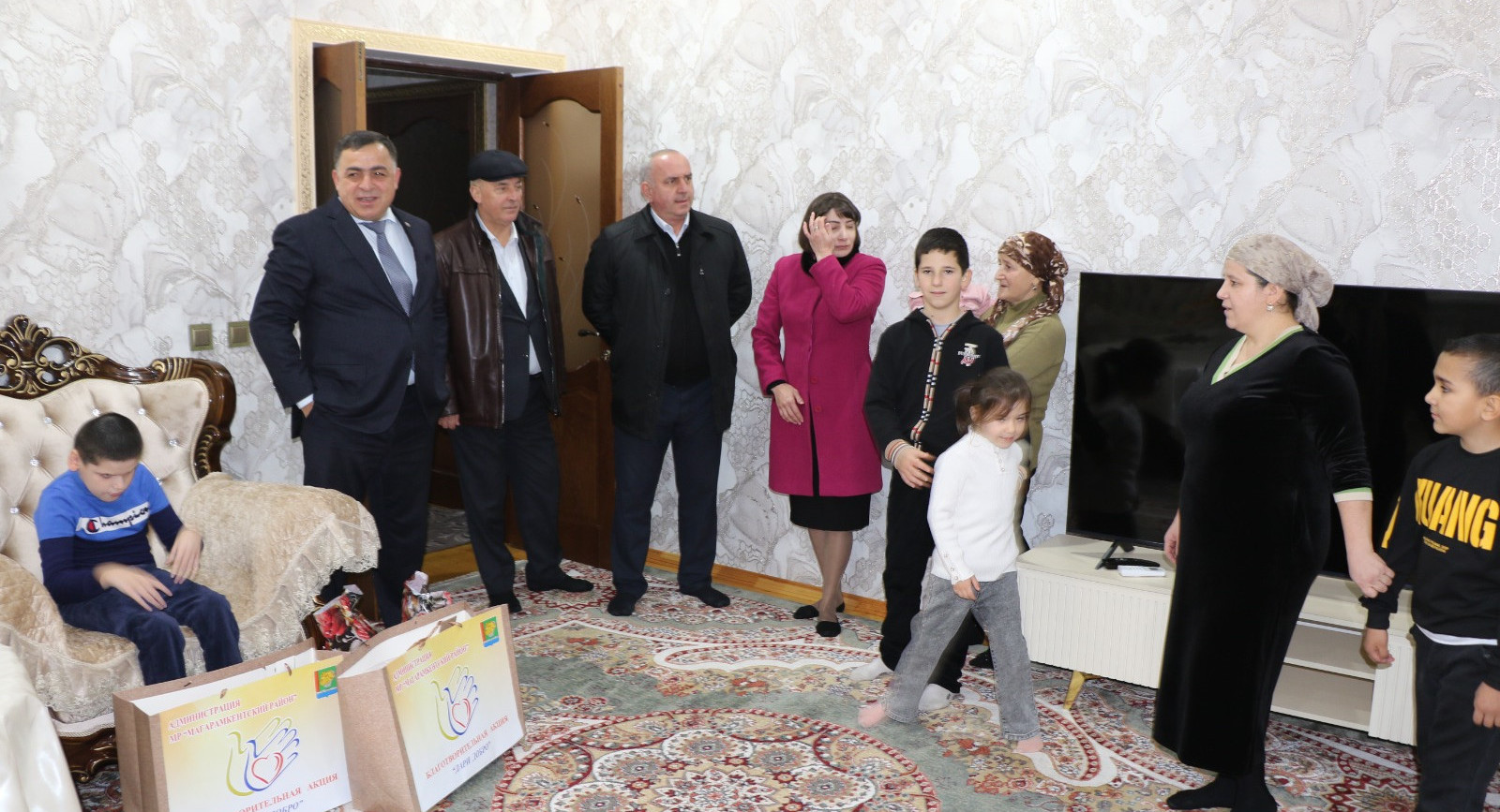 В Магарамкентском районе социальные службы с участием администрации района посетили семьи участников СВО